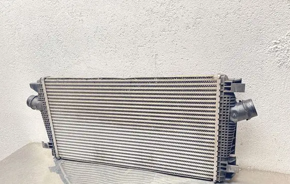 Opel Astra J Intercooler radiator 13267647 1391B 8135