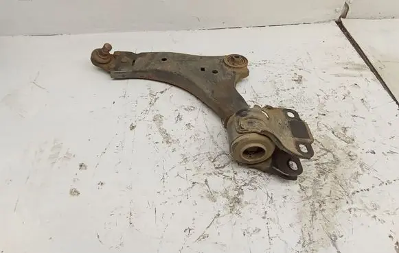 Volvo XC60 Front lower control arm/wishbone 8G9N3A052A