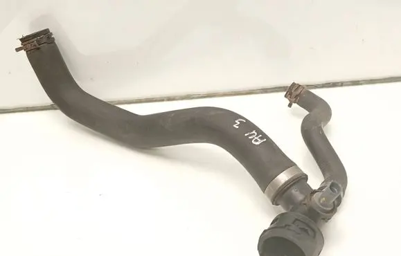 Engine coolant pipe/hose