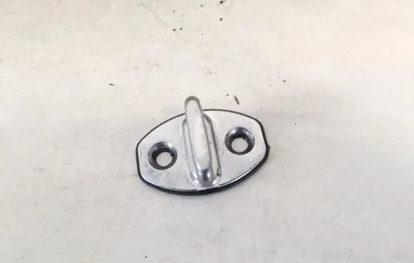 Volkswagen Tiguan Front door lock loop/hook striker 3c0837033c