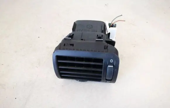 Volkswagen PASSAT B5 Dash center air vent grill 3b0819703