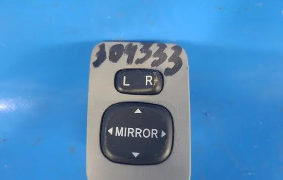 Toyota Camry Wing mirror control module 8487006070B1