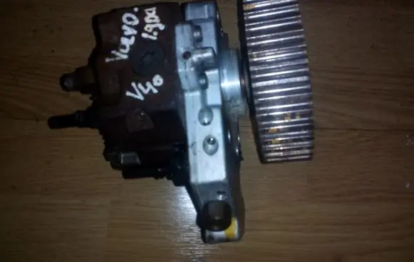 Volvo S40, V40 Fuel injection high pressure pump 8200108225 7700104018D