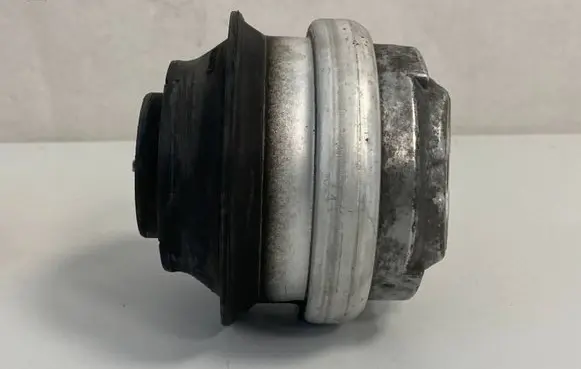 Mercedes-Benz E W211 Engine mount bracket 2112403017