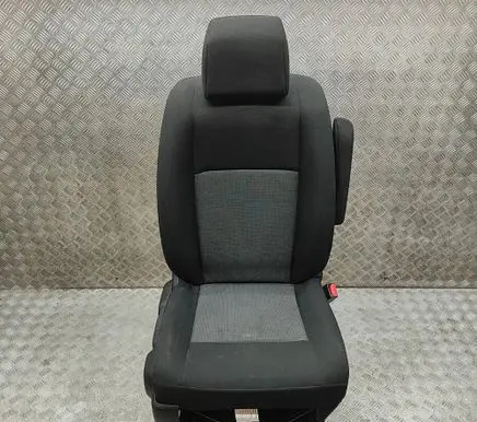 Opel Vivaro Front passenger seat 1617139780 1616753580