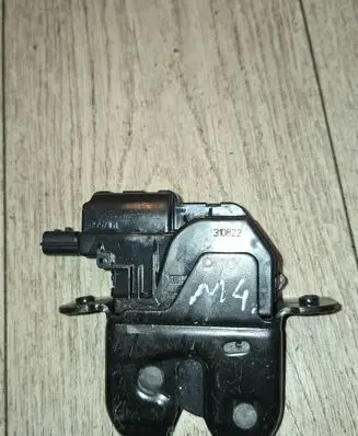 Renault Megane IV Tailgate lock latch 905039004R 40557161