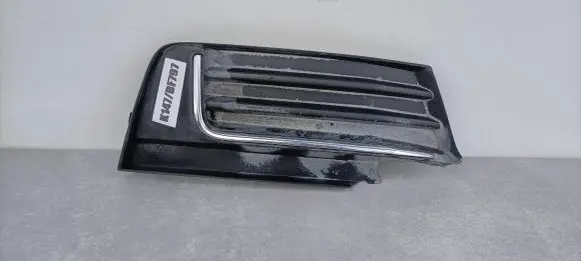 Audi A3 S3 8V Front fog light trim/grill 8V3807682R