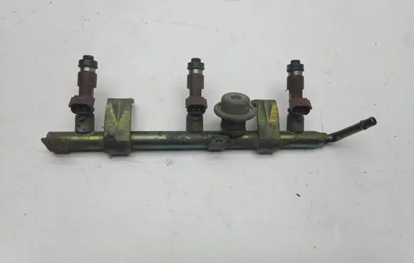 Subaru B9 Tribeca Fuel injectors set 010032918