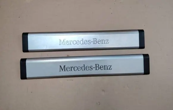 Mercedes-Benz ML W164 Front sill trim cover A1646804935 A1646805035