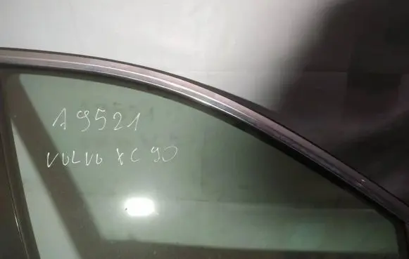 Volvo XC90 Front door window glass four-door as2