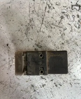 Volkswagen Golf III Coolant fan relay 1H0919506A 898659