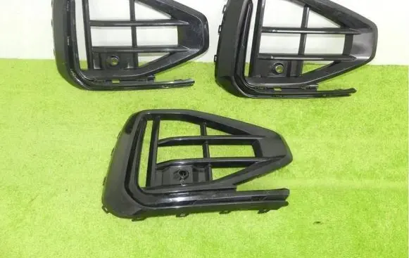 Volkswagen Touareg III Front bumper lower grill 760853666K