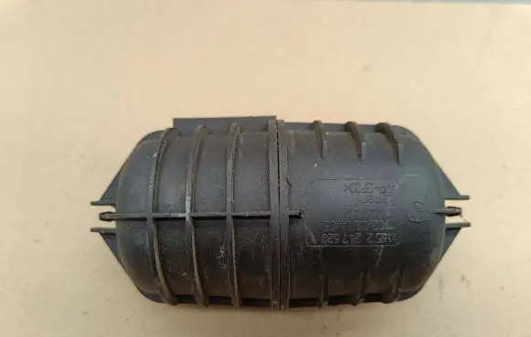 BMW 3 E90 E91 Vacuum air tank 2247620 62440410 0102030405