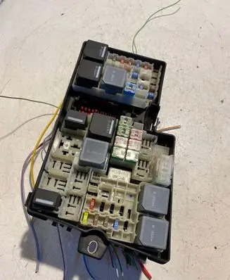 Ford Focus Fuse box set AV6T14A067AD E02345500 044357
