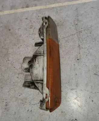 Mitsubishi L200 Front indicator light
