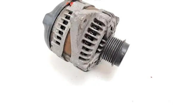 Toyota Auris E180 Generator/alternator 270600T020 1042105350