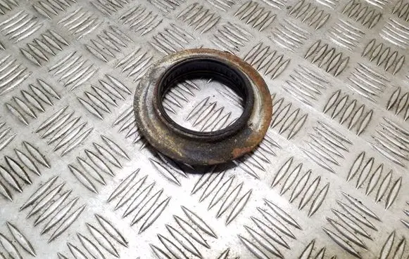 Skoda Octavia Mk2 (1Z) Front upper strut mount 6N0412249C