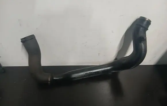 Volvo V70 Intercooler hose/pipe 30647918 2321