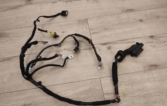 KIA Stonic Front door wiring loom/harness boot 