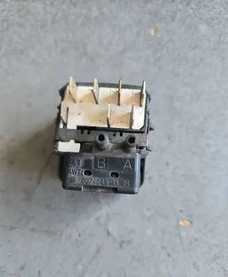 Mercedes-Benz Vito Viano W638 Headlight level height control switch 0075451524