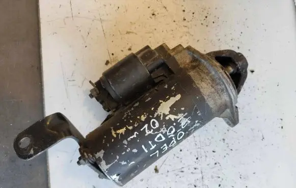 Opel Frontera B Starter motor 0001109015