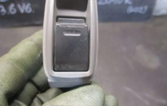 Toyota Sienna XL20 II Quarter vent window switch 