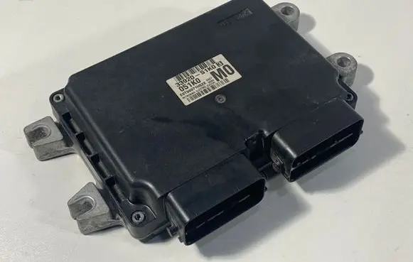 Opel Agila B Engine control unit/module 3392051K0 E6T90071H5ZE 051K0