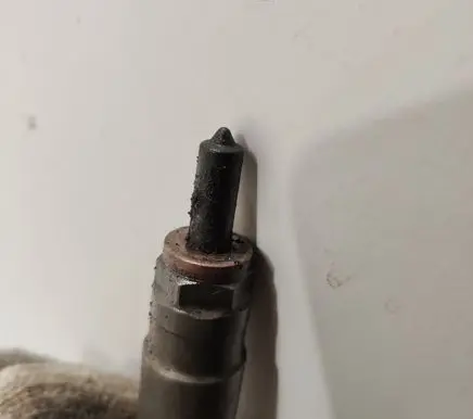 Renault Megane II Fuel injector 8200100272