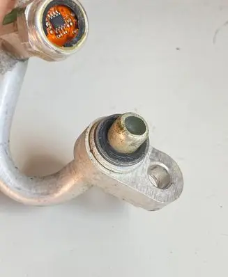 Tesla Model 3 Air conditioning (A/C) pipe/hose 109215800F