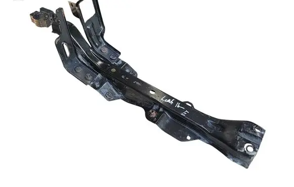 Nissan Leaf I (ZE0) Radiator support slam panel bracket 