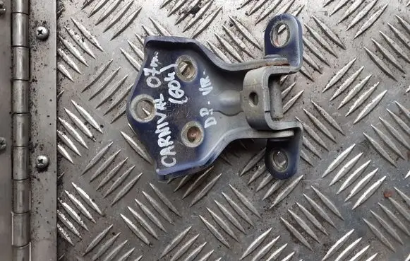 KIA Carnival Front door upper hinge 