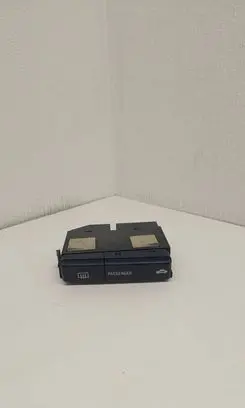 Toyota Avensis T250 Windscreen/window heater switch 8479005130