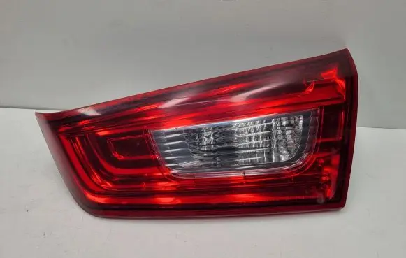 Mitsubishi ASX Tailgate rear/tail lights P9373