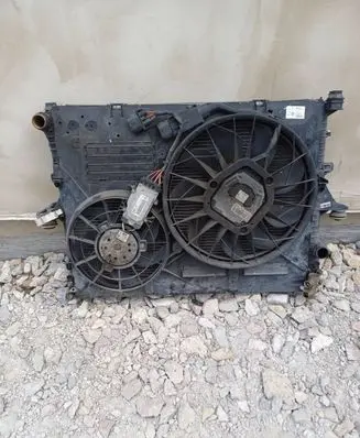 Audi Q7 4L Coolant radiator 7L6121253B K261301001 4L0260401A