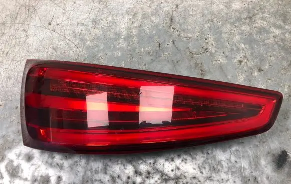 Audi Q3 8U Tailgate rear/tail lights 8U0945093H