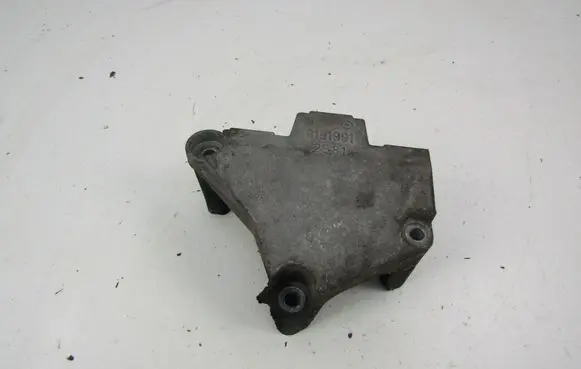 Opel Agila A Engine mounting bracket 9191991