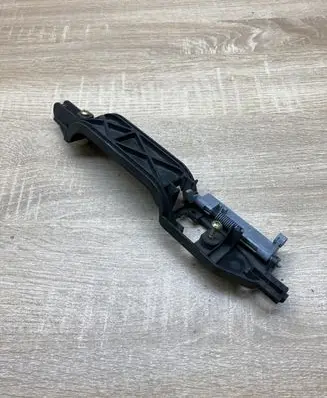 Ford Focus Rear door exterior handle/bracket XS41A266B22AJ RIGHTSIDE