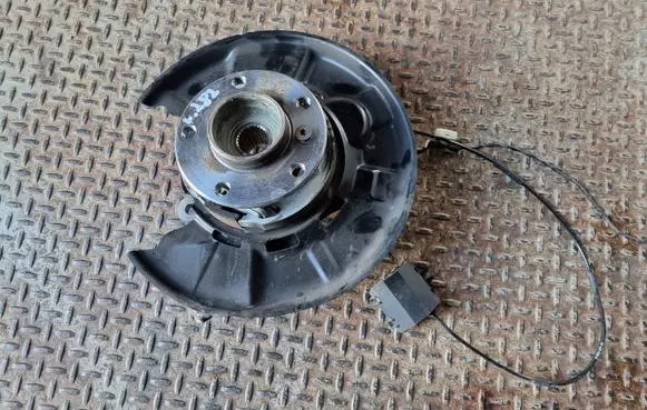 BMW 2 F22 F23 Rear wheel hub