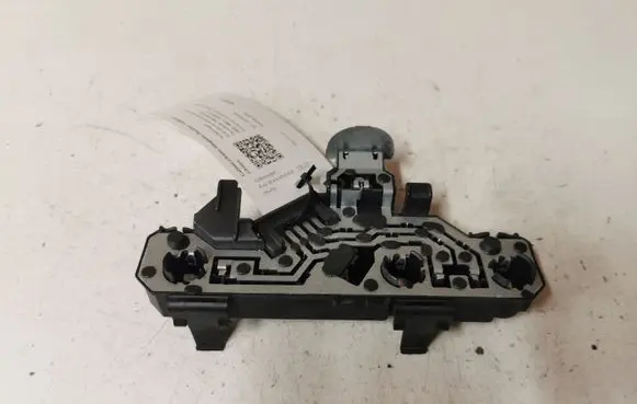 Volkswagen Polo III 6N 6N2 6NF Tail light bulb cover holder 962565 6N0945257