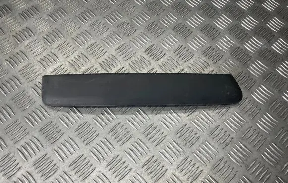 Front bumper splitter molding