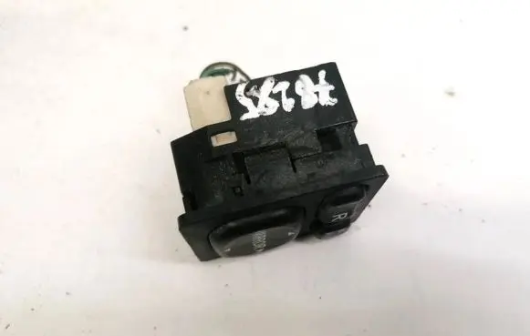 Toyota Previa (XR30, XR40) II Wing mirror switch 