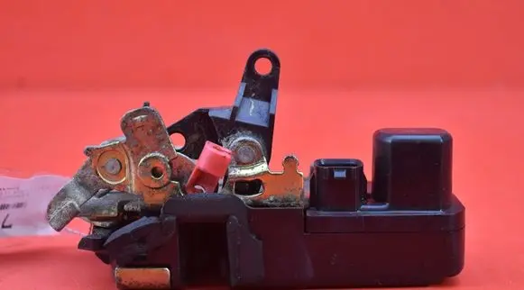 Dodge Magnum Front door lock DODGE MAGNUM