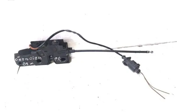 Skoda Octavia Mk2 (1Z) Engine bonnet (hood) release handle