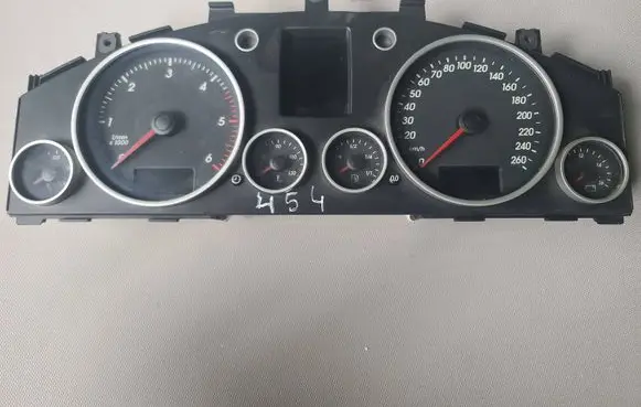 Volkswagen Touareg I Speedometer (instrument cluster) 6033ED0097