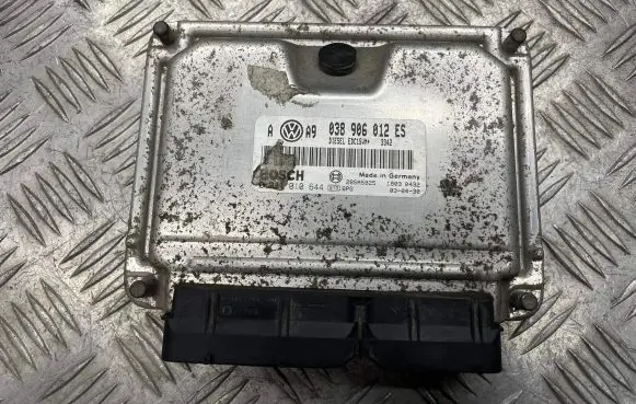 Volkswagen Golf IV Engine control unit/module 0281010644 038906012ES