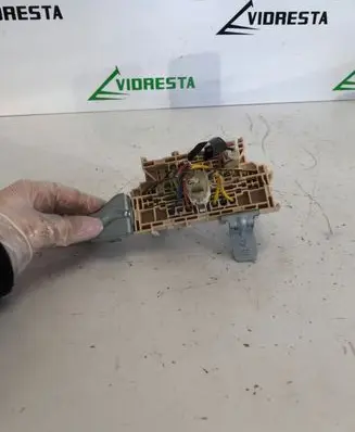 Nissan Note (E11) Fuse module