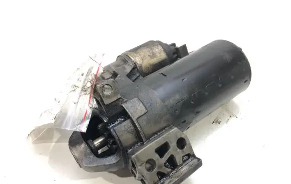 BMW 1 E81 E87 Starter motor 7812034