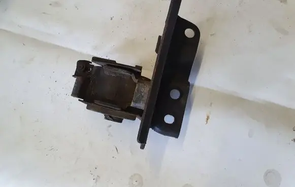 Toyota Corolla Verso E121 Engine mount bracket NOCODE