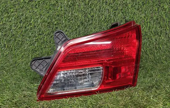 Subaru Outback Tailgate rear/tail lights 13220072