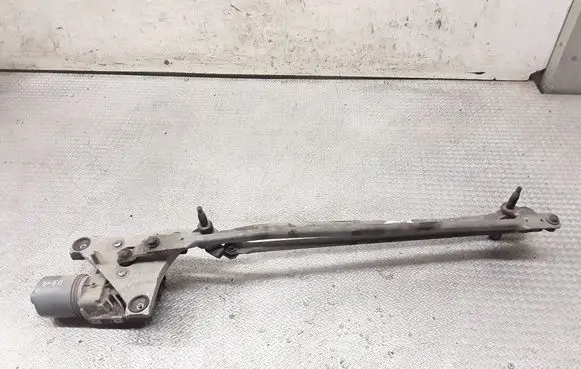 Volvo V50 Front wiper linkage and motor 30699342